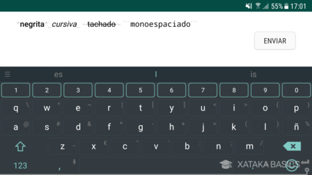 Cómo poner negrita, cursiva y tachado en WhatsApp Web Esta guía le mostrará cómo usar diferentes estilos de texto en Whatsapp. Puede ver ejemplos a continuación: La aplicación de mensajería le permite personalizar sus mensajes para que se ajusten perfectamente a sus necesidades. Esto será útil para algunas personas. Te vamos a mostrar dos formas de hacerlo. Una opción es limitarse a poner ciertos símbolos al principio o al final de una palabra o frase que desee formatear. Pero también puede formatear su texto más rápidamente limitándose a seleccionar el texto y elegir el formato de un menú desplegable Escribiendo los códigos a mano A continuación, se muestran los símbolos que se colocan al principio y al final de las palabras o frases para usar cada uno de los cuatro formatos diferentes. Puede utilizar su teléfono móvil para hacer todo sin tener que tocar nada. El procedimiento es bastante simple. • Escribiendo en negrita con WhatsApp: Debe poner la palabra o frase que desea enfatizar entre asteriscos. (*): ejemplo. • Formato en cursiva con WhatsApp: Para poner en cursiva una palabra o frase, envuelva esa palabra o frase en _marcos_. (_): ejemplo. • Ponerlo en tachado con WhatsApp: Tienes que poner entre viñetas la palabra o frase que quieras tachar (~): ~ejemplo~. • Digitar en monoespaciado con WhatsApp: Debe poner la palabra o frase que desee en un espacio único entre tres comillas abiertas (`): ```ejemplo```. Lo mejor de esto es que puede ver cómo se ve a medida que escribe. Simplemente coloque estos símbolos al principio y al final ** de la palabra / frase que está escribiendo ** y antes de publicar, WhatsApp mostrará automáticamente cómo se verá. De esta forma, puedes comprobar cuál será el resultado y cambiar los formatos si no estás satisfecho. Utilizando el menú desplegable También puede cambiar el formato de una palabra o frase seleccionando el formato deseado en un menú desplegable. Para hacer esto, toque y mantenga presionada la palabra y aparecerá un menú desplegable con una opción Copiar, una opción Pegar y un ícono con tres puntos al lado. Hacer clic en este icono le brinda más opciones: copiar un objeto en su portapapeles al instante o pegar texto de otro documento. Debes recordar que, una vez seleccionada la palabra, a ambos lados obtendrás dos marcadores con los que podrás expandir la selección Para hacer esto, puede seleccionar una frase completa o varias palabras y usar el botón de más acciones. Cuando lo haya seleccionado, haga clic en este icono con los tres puntos y se mostrará una lista de herramientas. Entre los formatos que puede utilizar en estas notas se encuentran: negrita, cursiva, tachado y monoespaciado. También puede colocar diferentes estilos de formato en la misma oración.